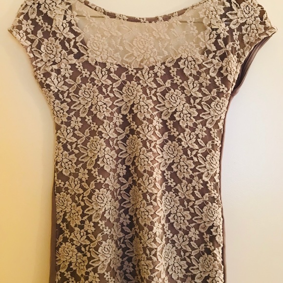 Lace front top with tie back NWOT - Picture 1 of 6